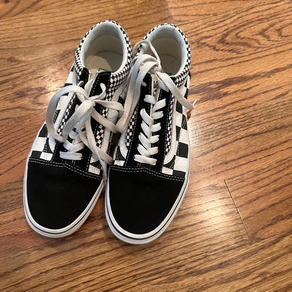Vans Black and White Sneakers Classic Canvas Design